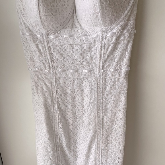 Guess White lace dress size 6 - Picture 3 of 7
